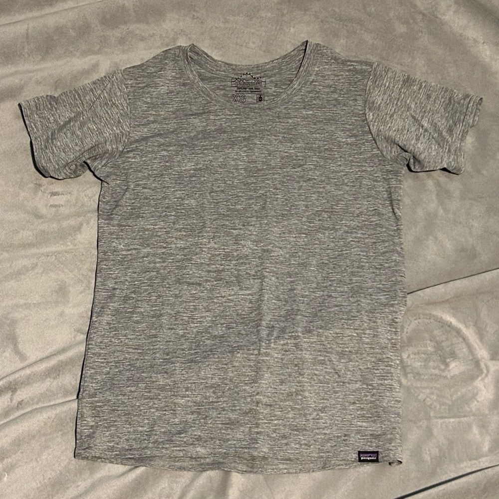 Patagonia Capilene Cool Daily Stretch Performance Shirt in Heathered Grey - XS - Picture 2 of 10